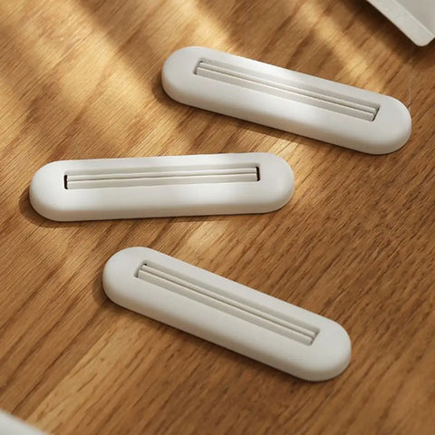 Toothpaste Squeezer Clip for Tubes Facial Cream Use